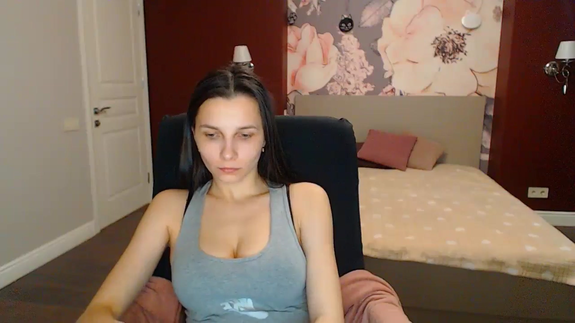 Gallery image thumbnail from Karina_Mils's myfreecams stream on, 04/19/2024, 14:54 image 5 of 20