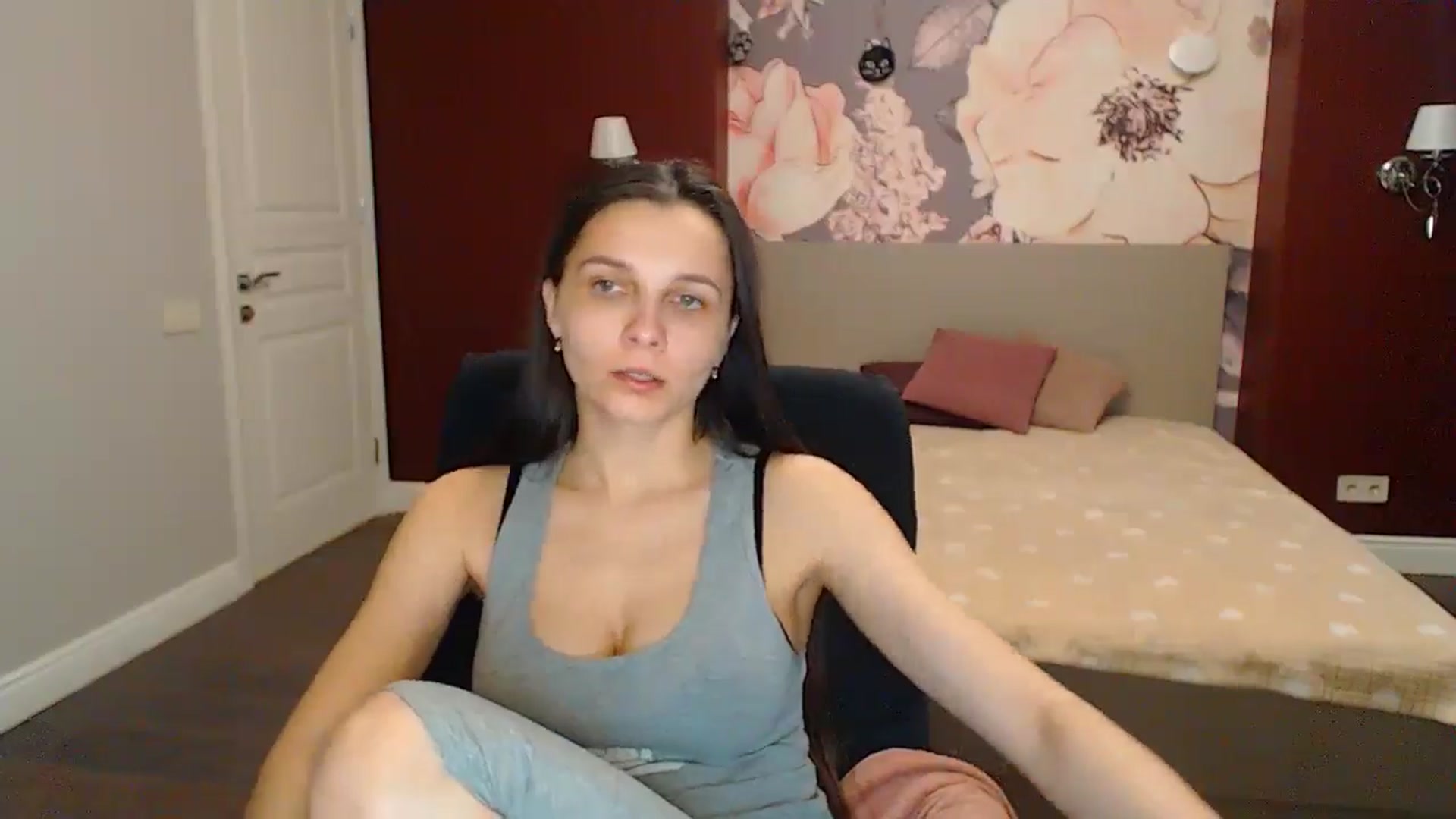 Gallery image thumbnail from Karina_Mils's myfreecams stream on, 04/19/2024, 14:54 image 14 of 20