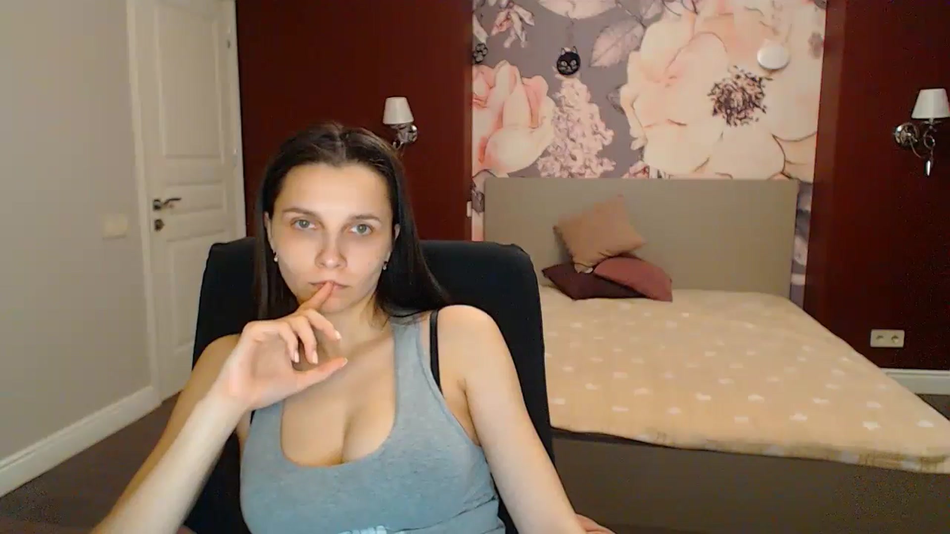 Gallery image thumbnail from Karina_Mils's myfreecams stream on, 04/20/2024, 15:51 image 12 of 20