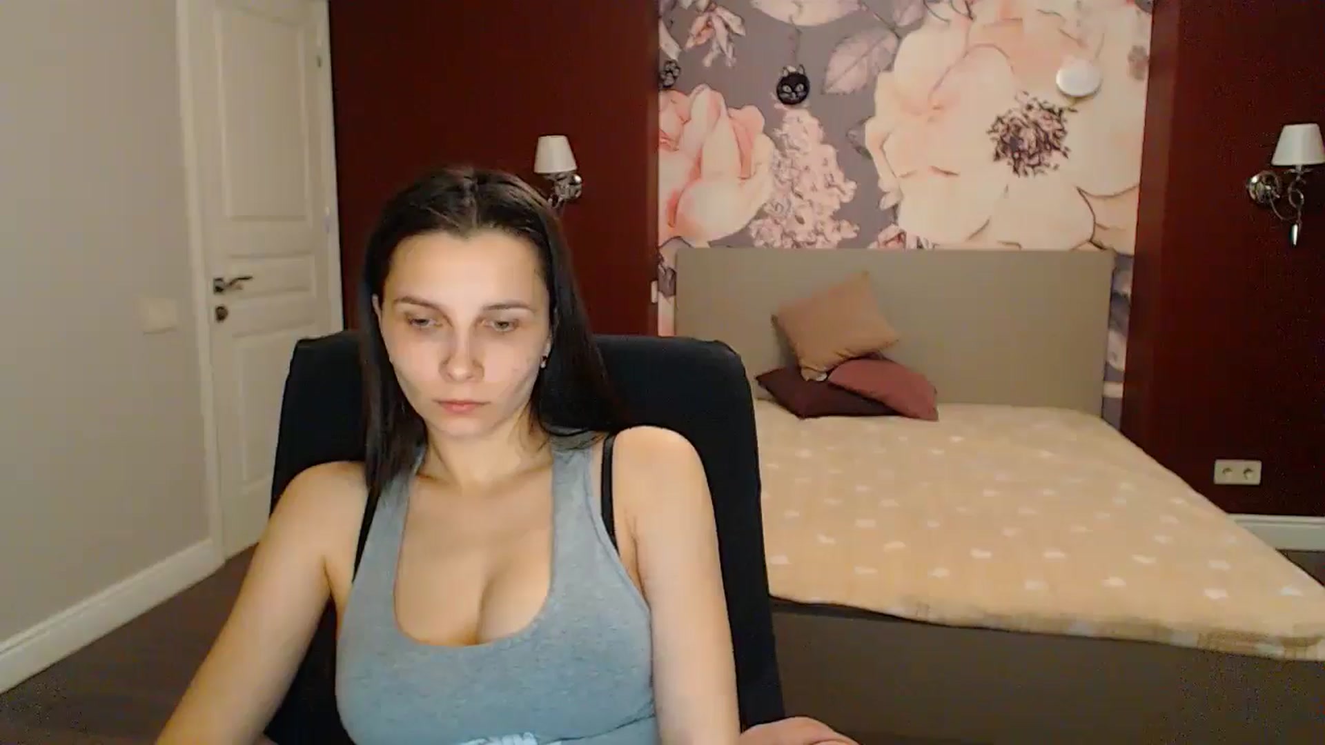 Gallery image thumbnail from Karina_Mils's myfreecams stream on, 04/20/2024, 15:51 image 9 of 20
