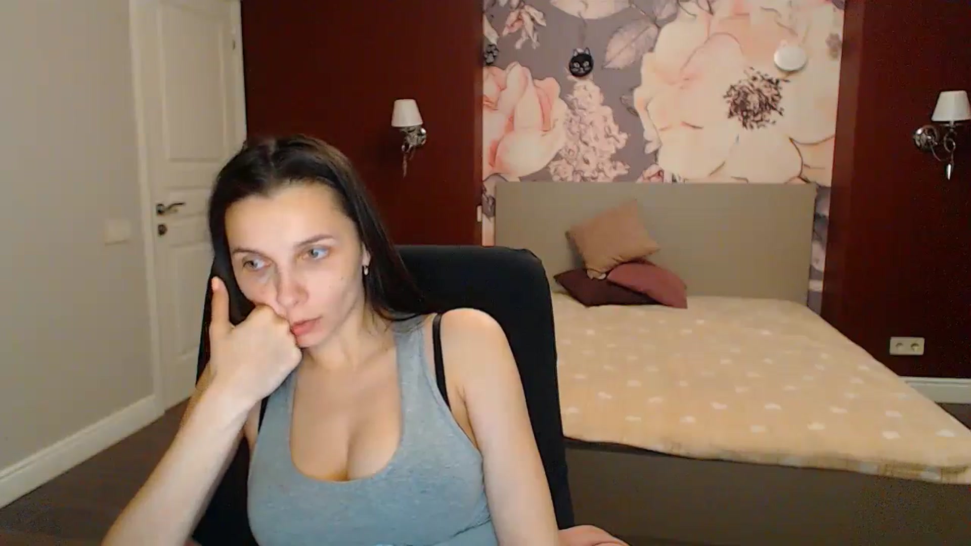 Gallery image thumbnail from Karina_Mils's myfreecams stream on, 04/20/2024, 15:51 image 8 of 20
