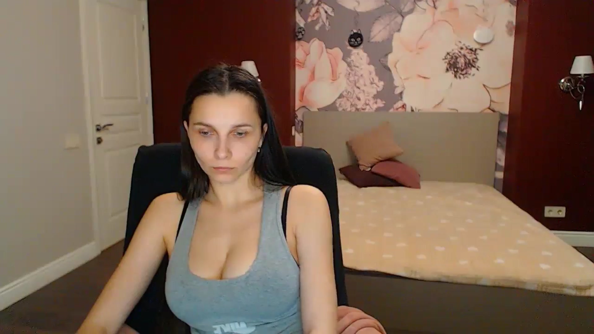 Gallery image thumbnail from Karina_Mils's myfreecams stream on, 04/20/2024, 15:51 image 4 of 20