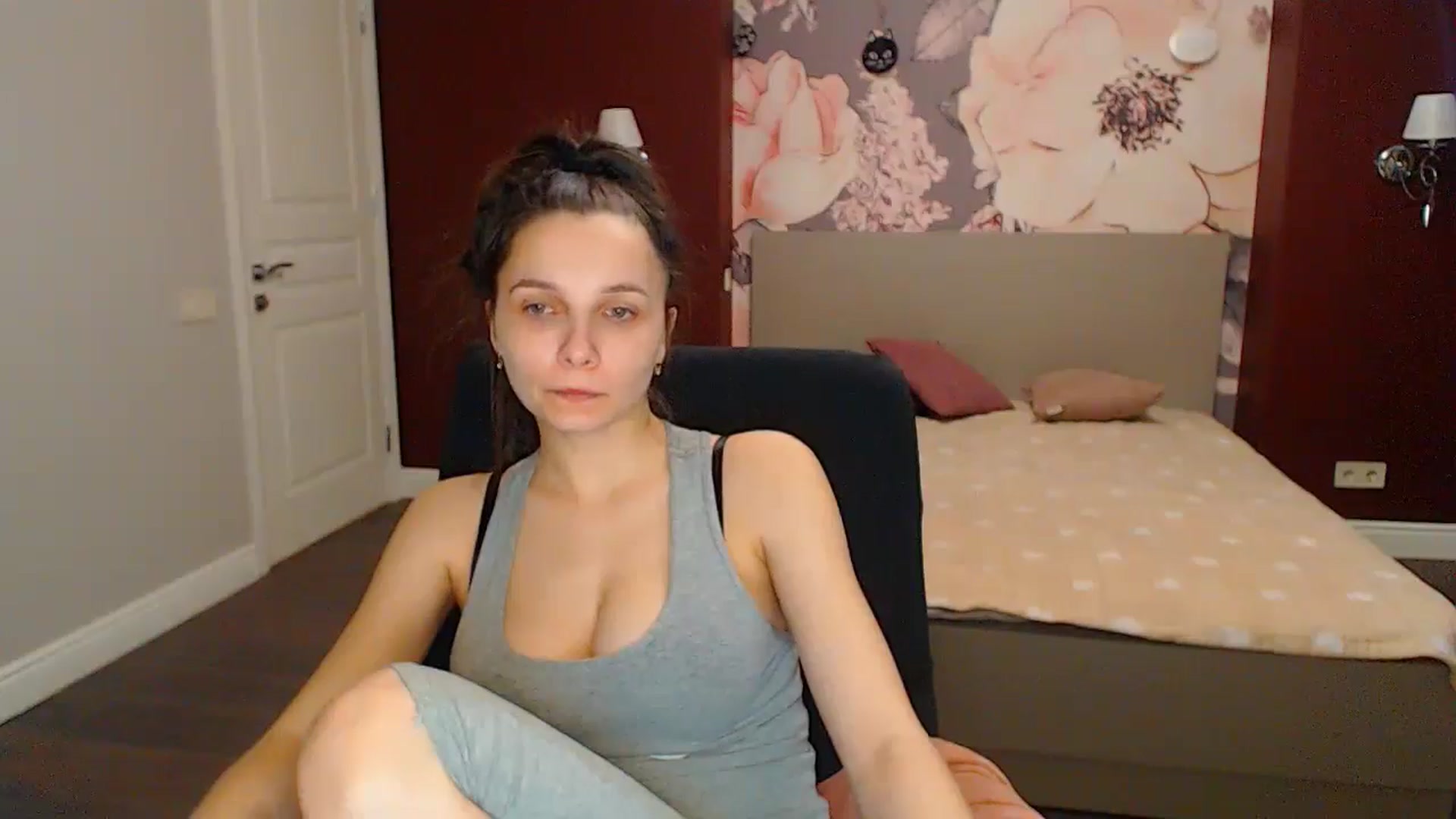 Gallery image thumbnail from Karina_Mils's myfreecams stream on, 04/22/2024, 10:58 image 6 of 20