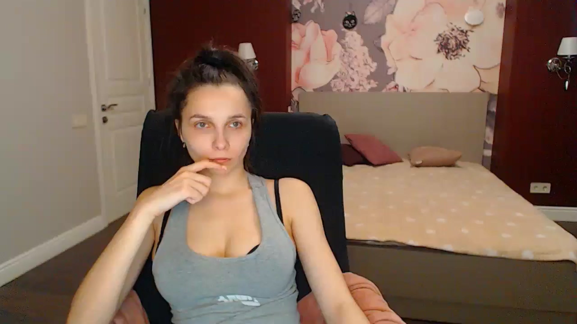 Gallery image thumbnail from Karina_Mils's myfreecams stream on, 04/22/2024, 10:58 image 20 of 20