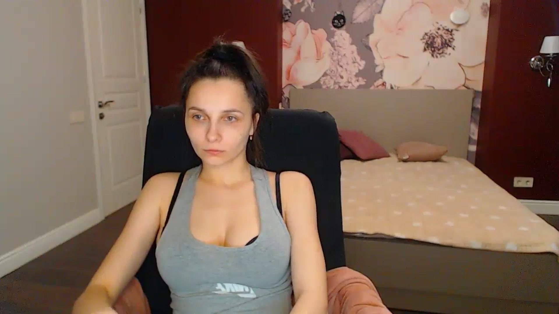Gallery image thumbnail from Karina_Mils's myfreecams stream on, 04/22/2024, 10:58 image 13 of 20