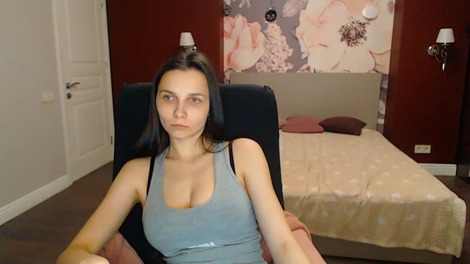 Gallery image thumbnail from Karina_Mils's myfreecams stream on, 04/26/2024, 17:50 image 17 of 20