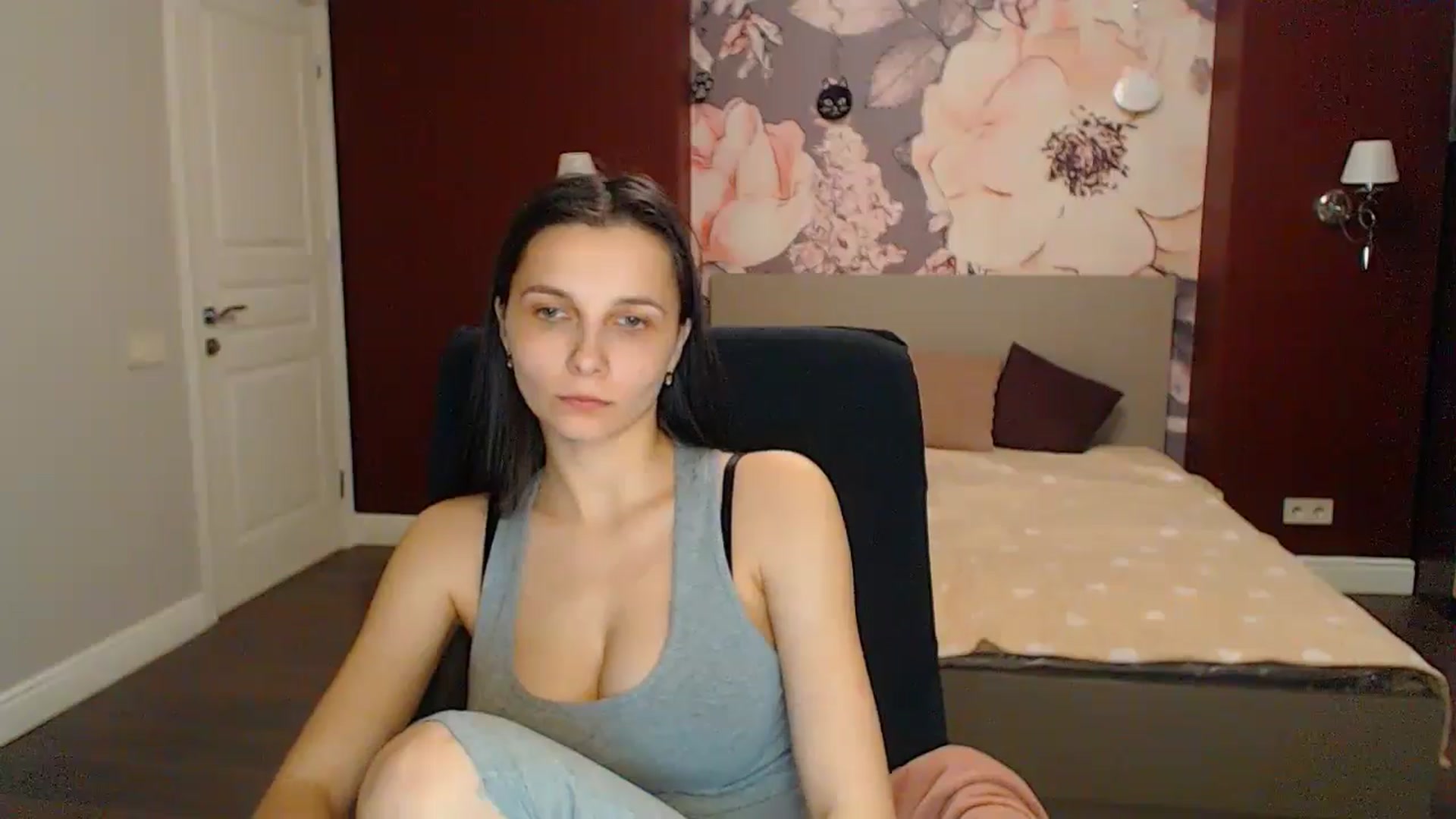 Gallery image thumbnail from Karina_Mils's myfreecams stream on, 04/27/2024, 16:44 image 14 of 20