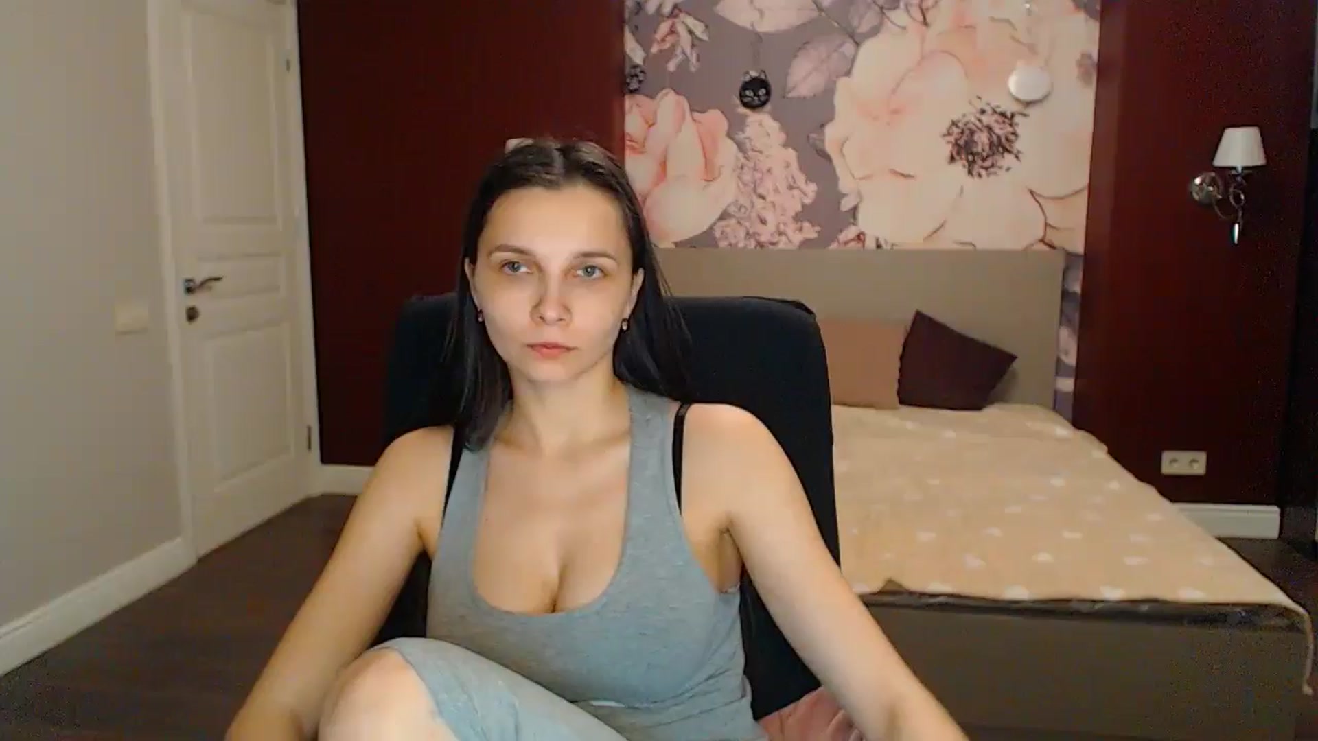 Gallery image thumbnail from Karina_Mils's myfreecams stream on, 04/27/2024, 16:44 image 1 of 20