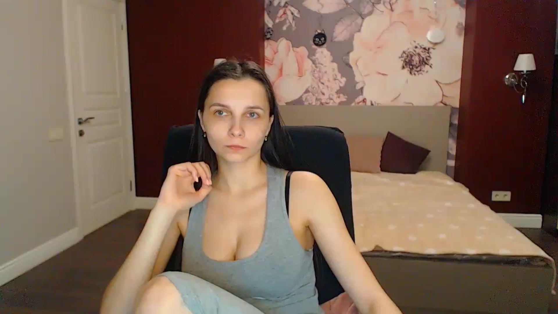 Gallery image thumbnail from Karina_Mils's myfreecams stream on, 04/27/2024, 16:44 image 4 of 20