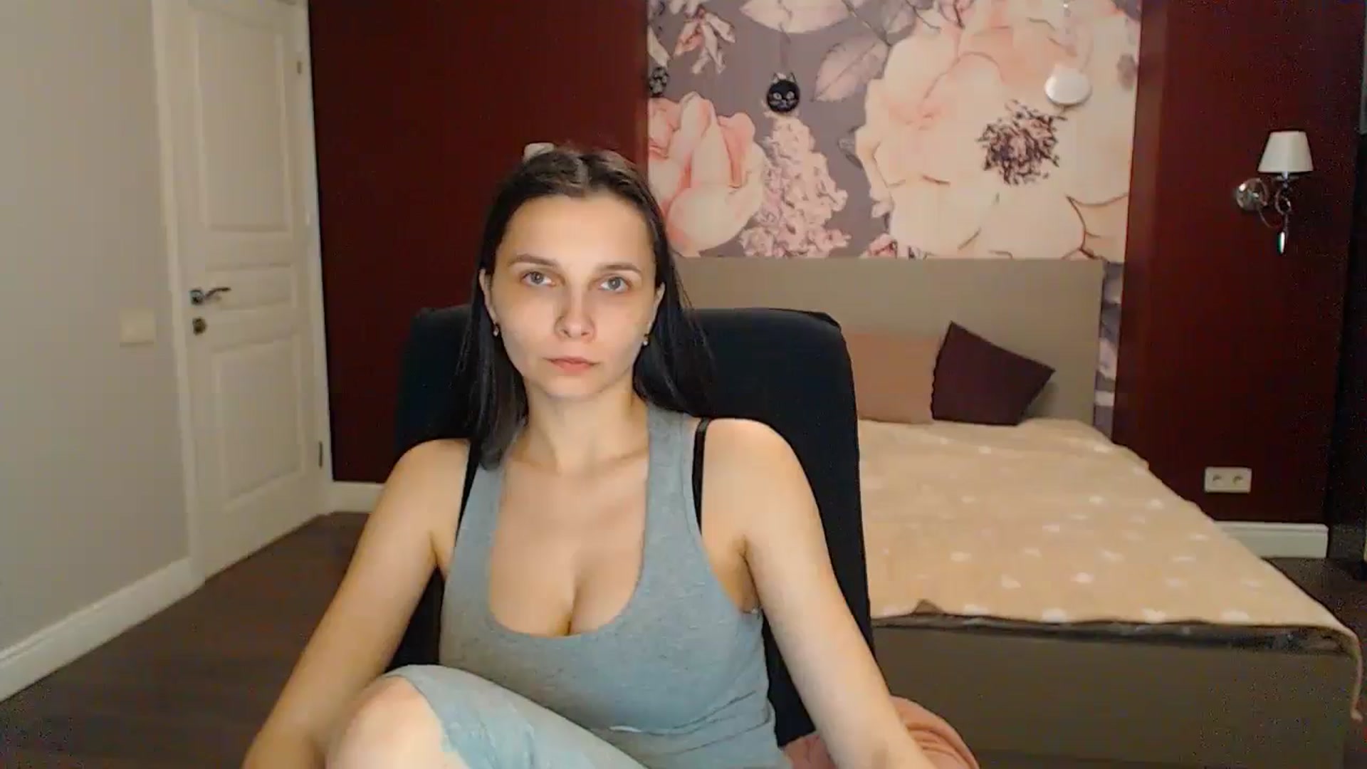 Gallery image thumbnail from Karina_Mils's myfreecams stream on, 04/27/2024, 16:44 image 5 of 20