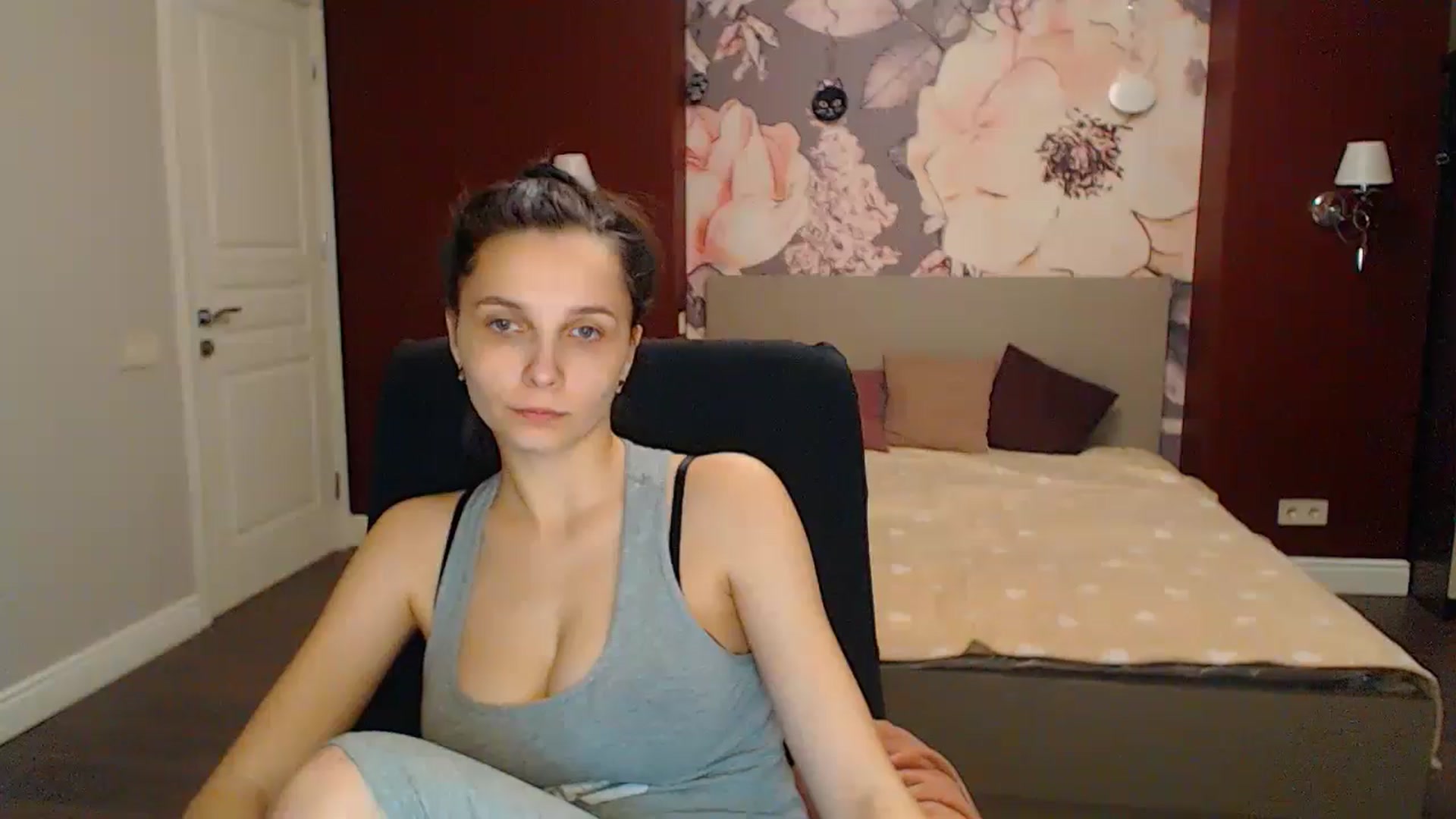 Gallery image thumbnail from Karina_Mils's myfreecams stream on, 04/27/2024, 17:57 image 12 of 20