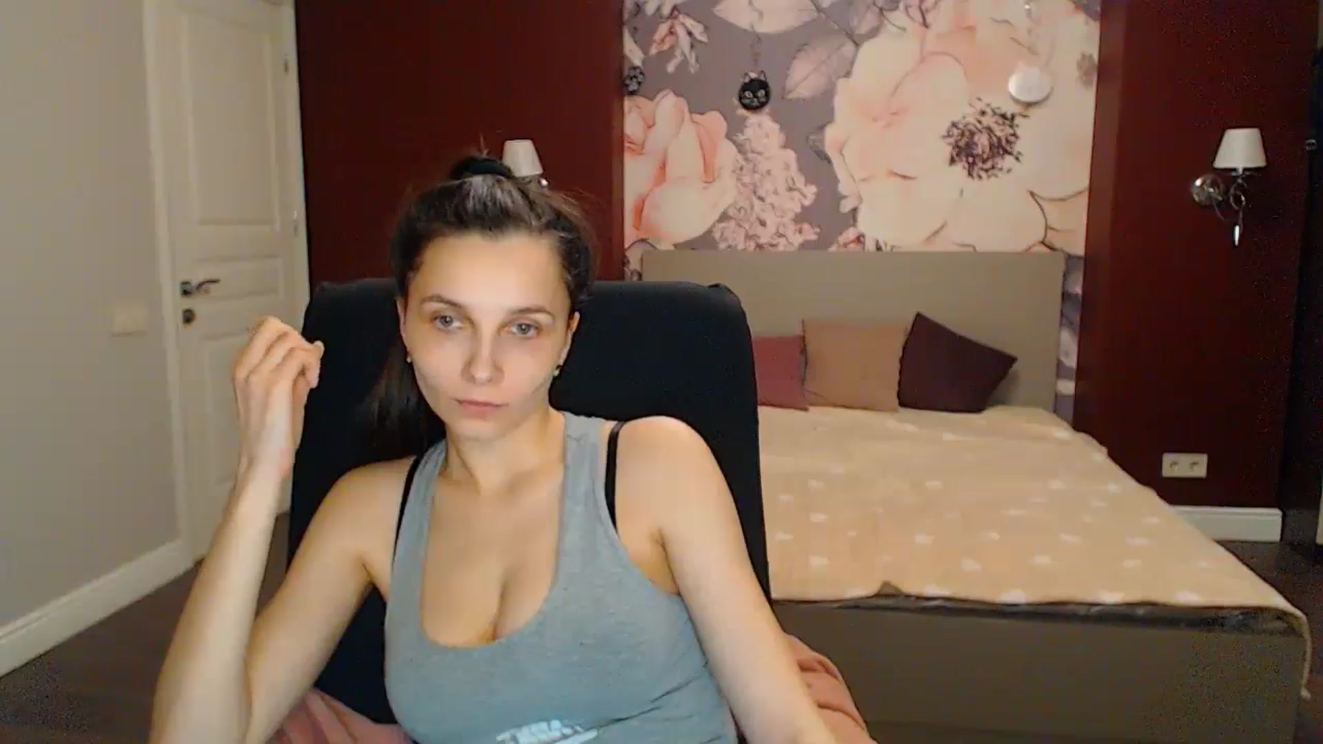 Gallery image thumbnail from Karina_Mils's myfreecams stream on, 04/27/2024, 17:57 image 15 of 20