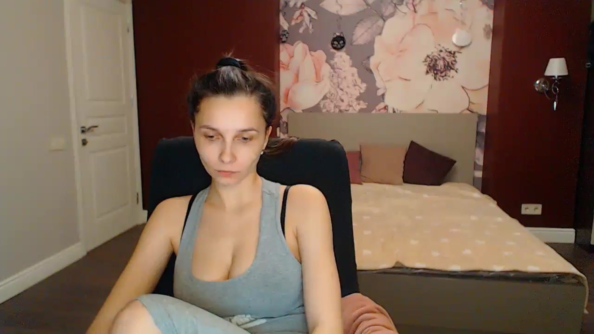 Gallery image thumbnail from Karina_Mils's myfreecams stream on, 04/27/2024, 17:57 image 3 of 20
