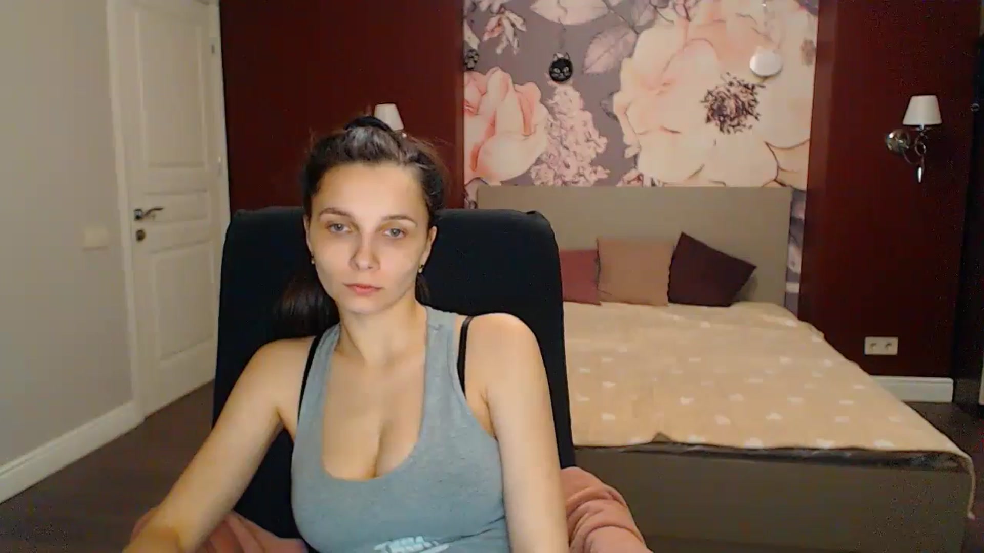 Gallery image thumbnail from Karina_Mils's myfreecams stream on, 04/27/2024, 17:57 image 14 of 20