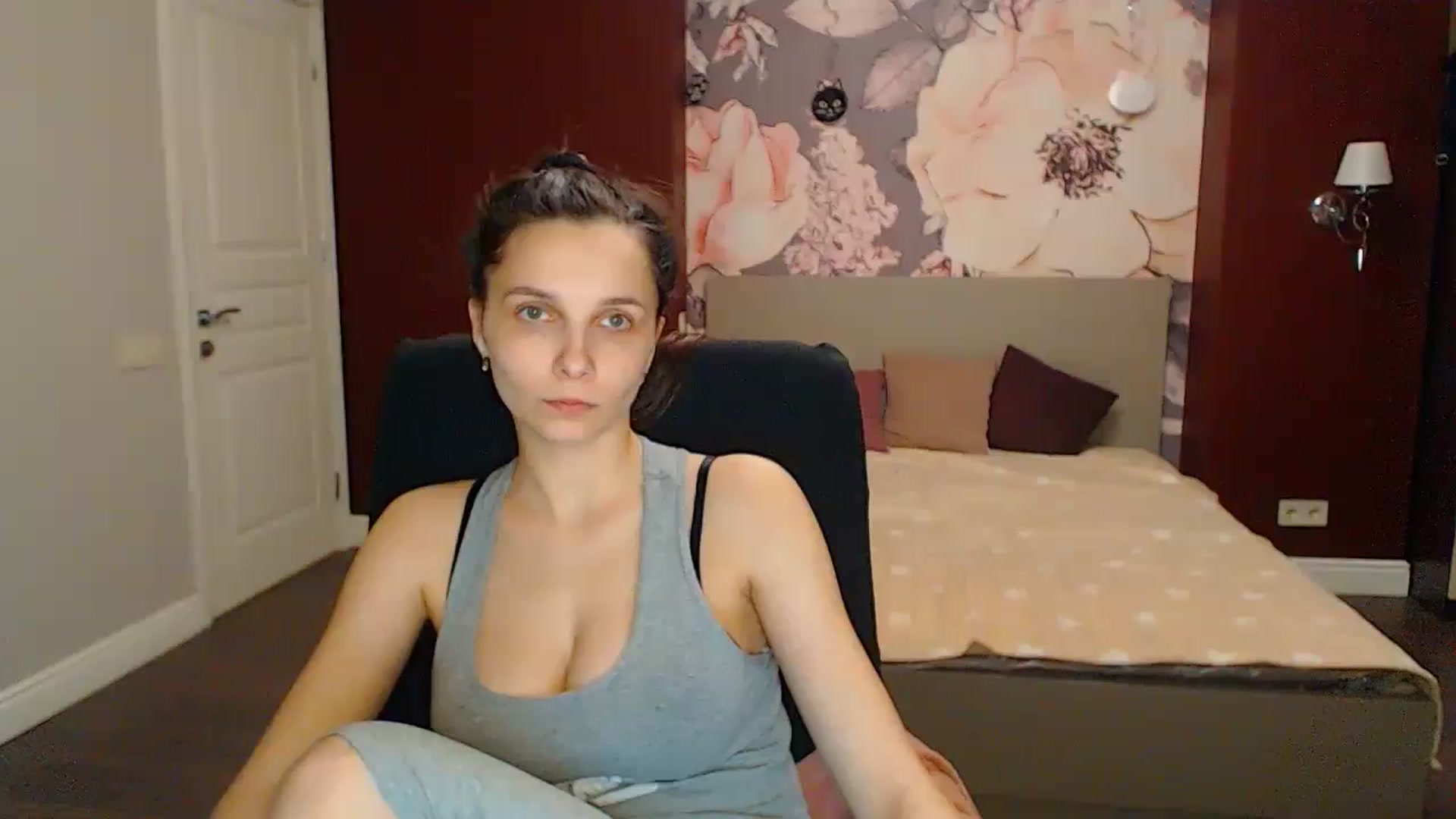 Gallery image thumbnail from Karina_Mils's myfreecams stream on, 04/27/2024, 17:57 image 5 of 20