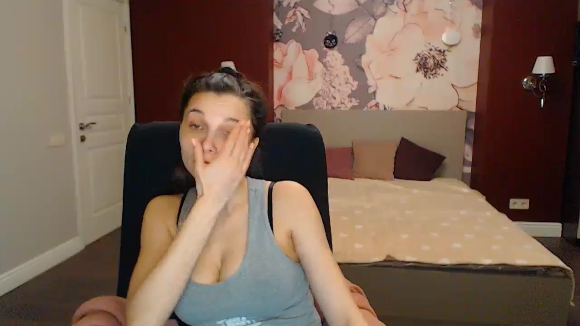 Gallery image thumbnail from Karina_Mils's myfreecams stream on, 04/27/2024, 17:57 image 13 of 20