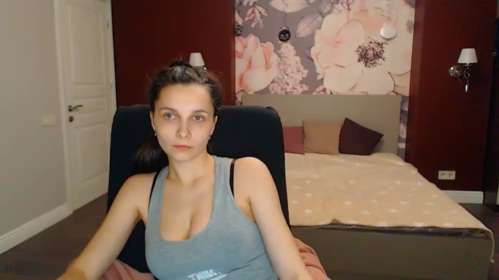 Gallery image thumbnail from Karina_Mils's myfreecams stream on, 04/27/2024, 17:57 image 17 of 20