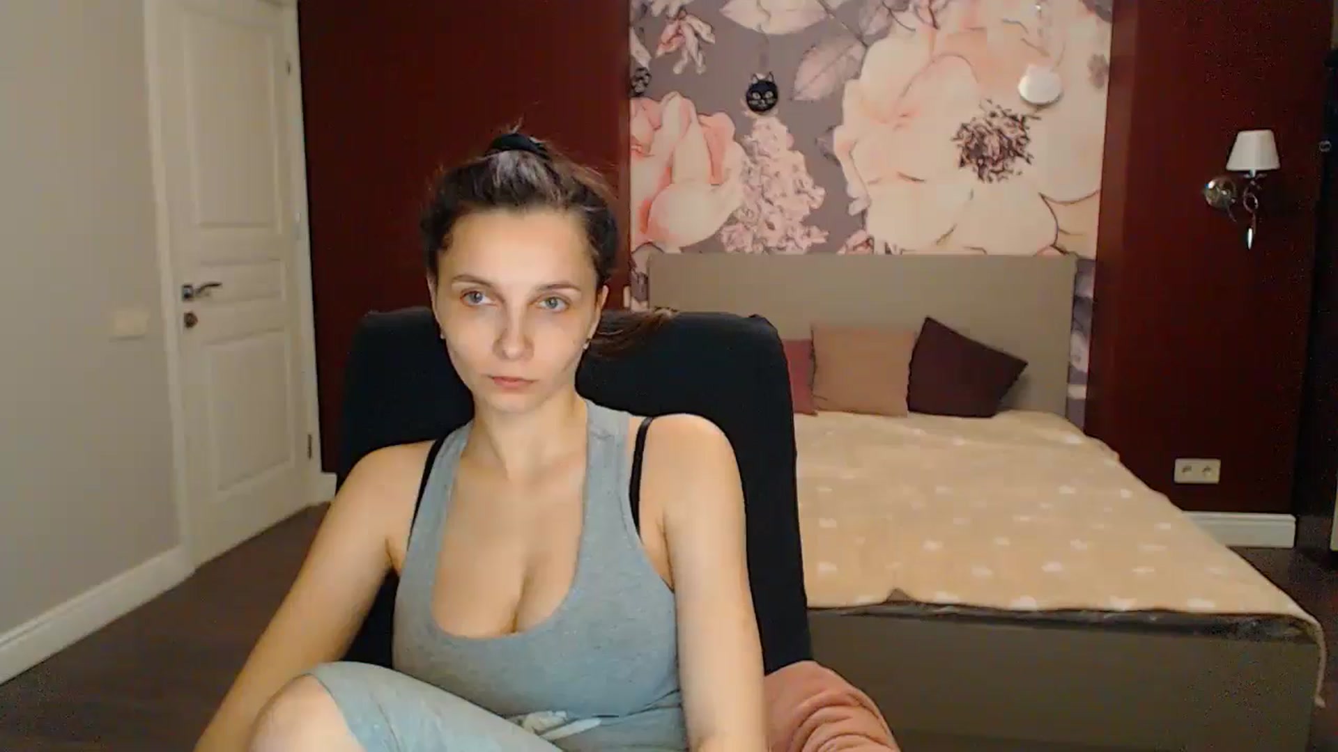 Gallery image thumbnail from Karina_Mils's myfreecams stream on, 04/27/2024, 17:57 image 4 of 20
