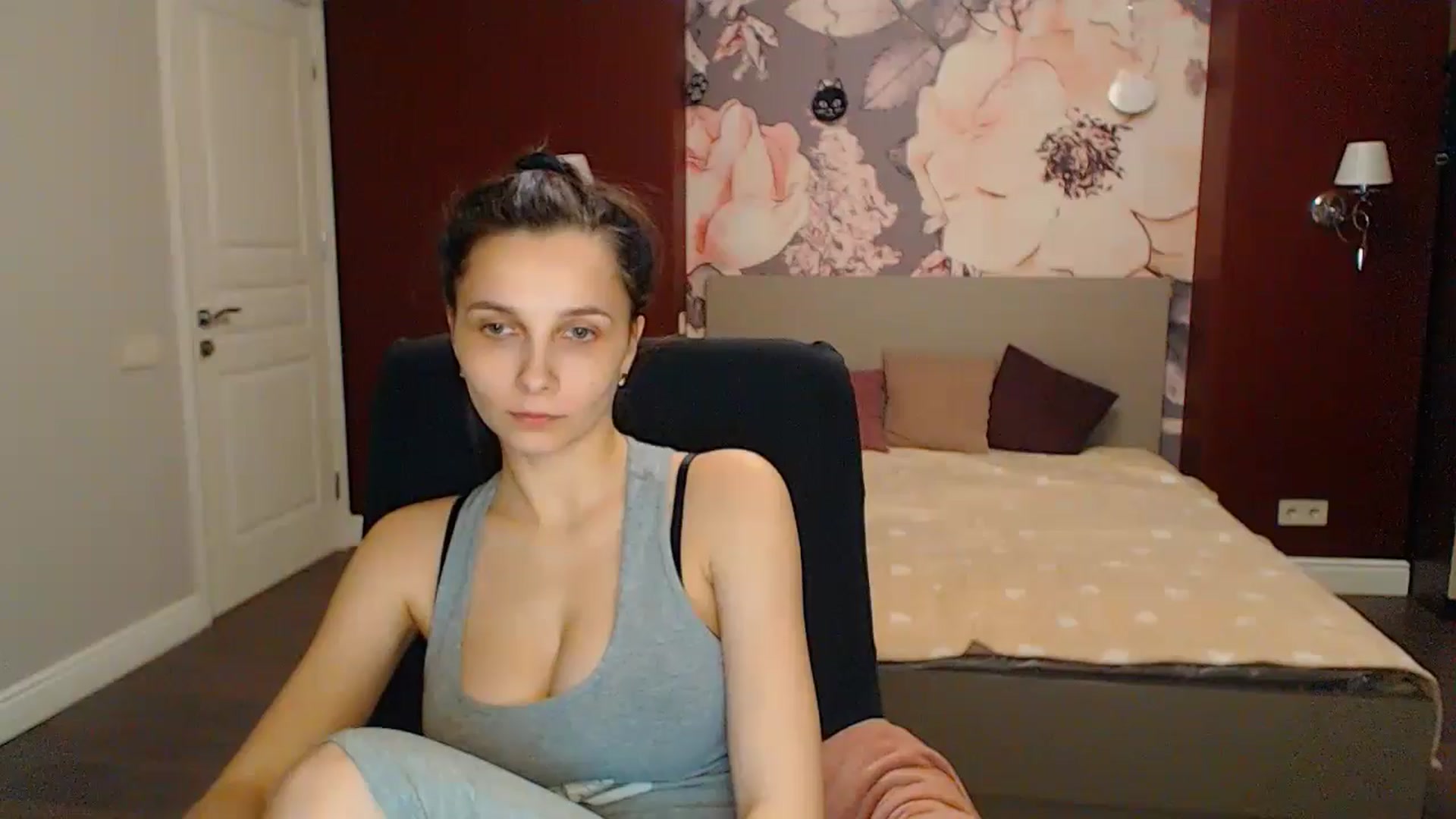 Gallery image thumbnail from Karina_Mils's myfreecams stream on, 04/27/2024, 17:57 image 9 of 20