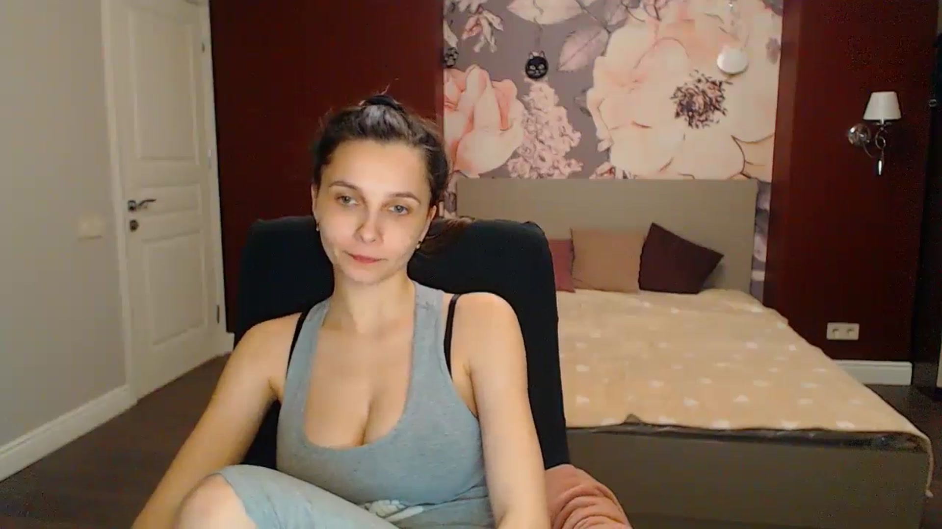 Gallery image thumbnail from Karina_Mils's myfreecams stream on, 04/27/2024, 17:57 image 2 of 20