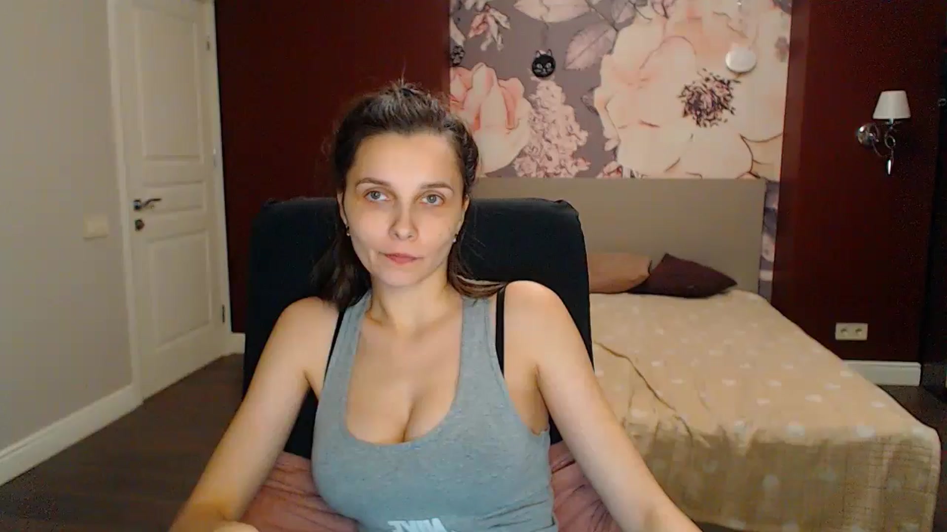 Gallery image thumbnail from Karina_Mils's myfreecams stream on, 04/27/2024, 19:32 image 1 of 20