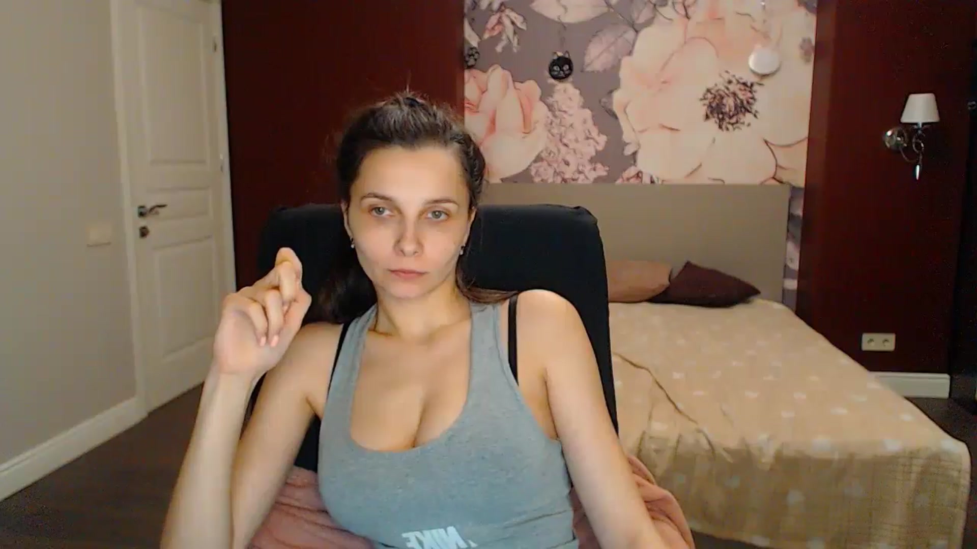 Gallery image thumbnail from Karina_Mils's myfreecams stream on, 04/27/2024, 19:32 image 9 of 20