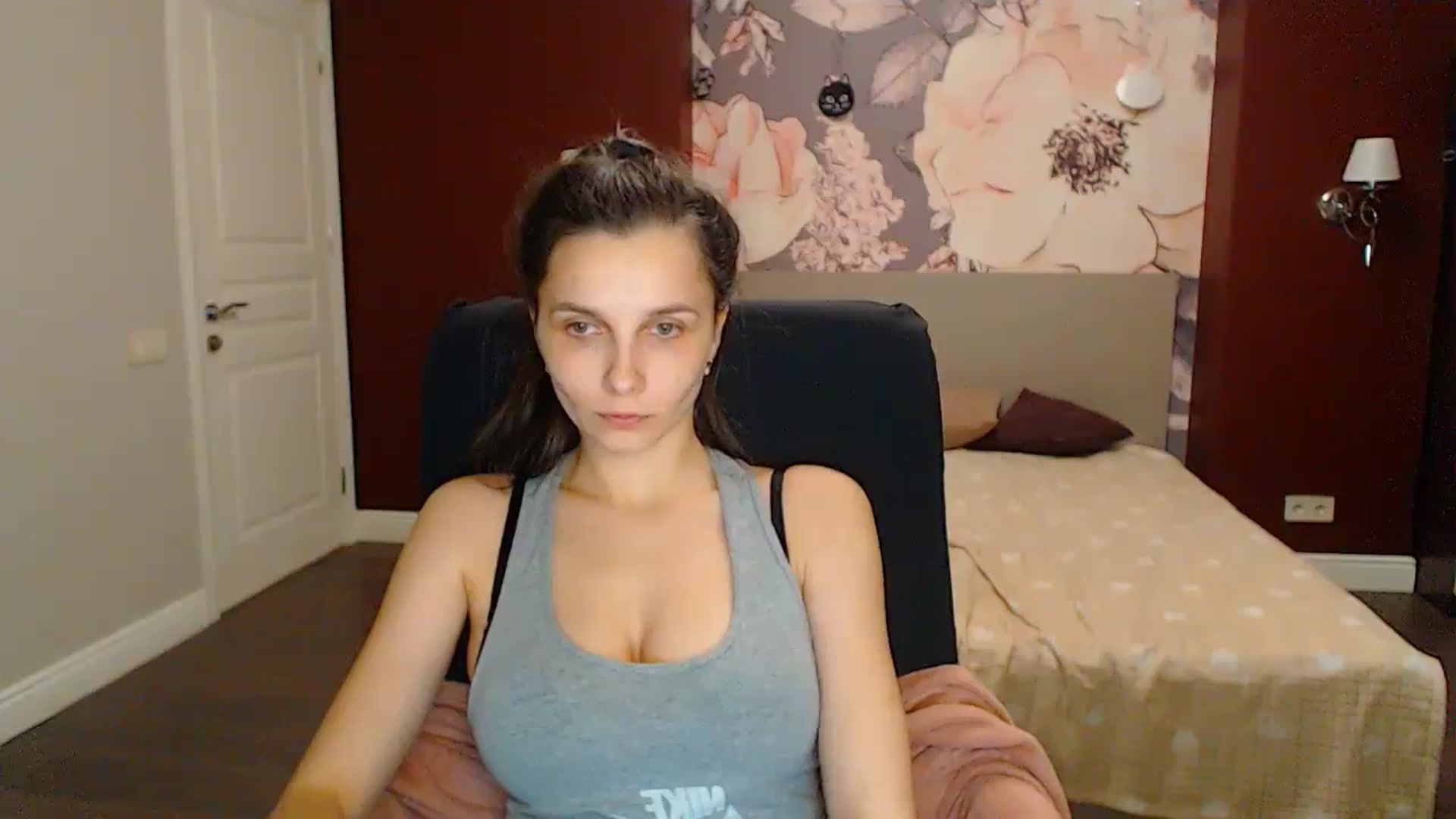 Gallery image thumbnail from Karina_Mils's myfreecams stream on, 04/27/2024, 19:32 image 14 of 20