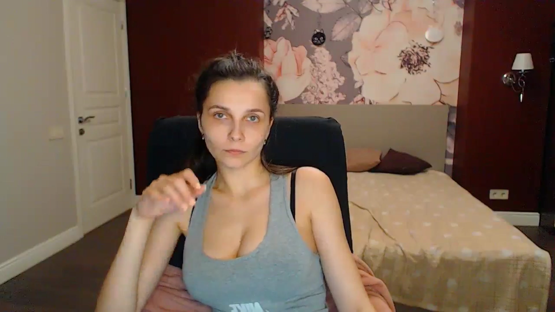 Gallery image thumbnail from Karina_Mils's myfreecams stream on, 04/27/2024, 19:32 image 8 of 20