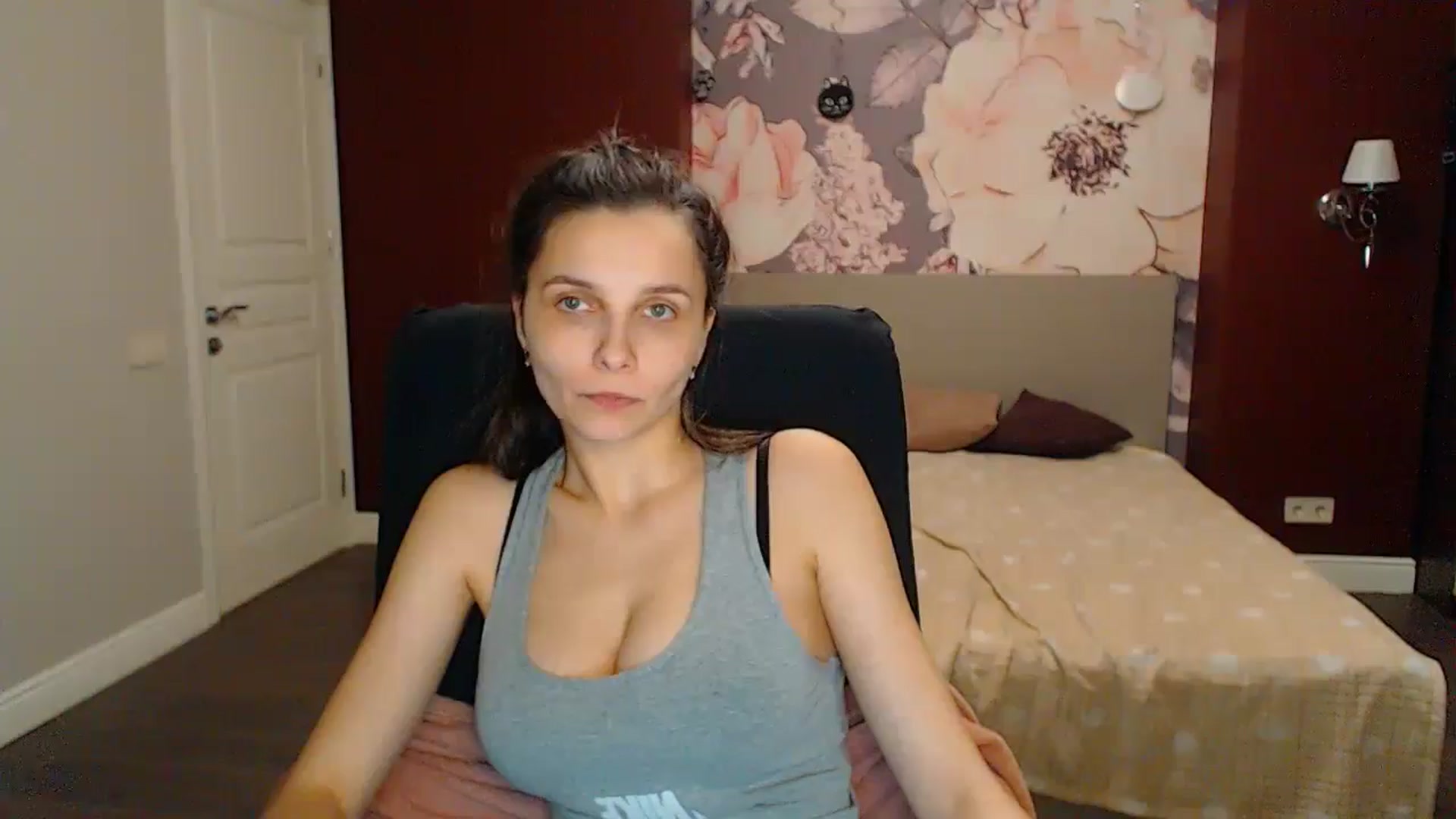 Gallery image thumbnail from Karina_Mils's myfreecams stream on, 04/27/2024, 19:32 image 4 of 20