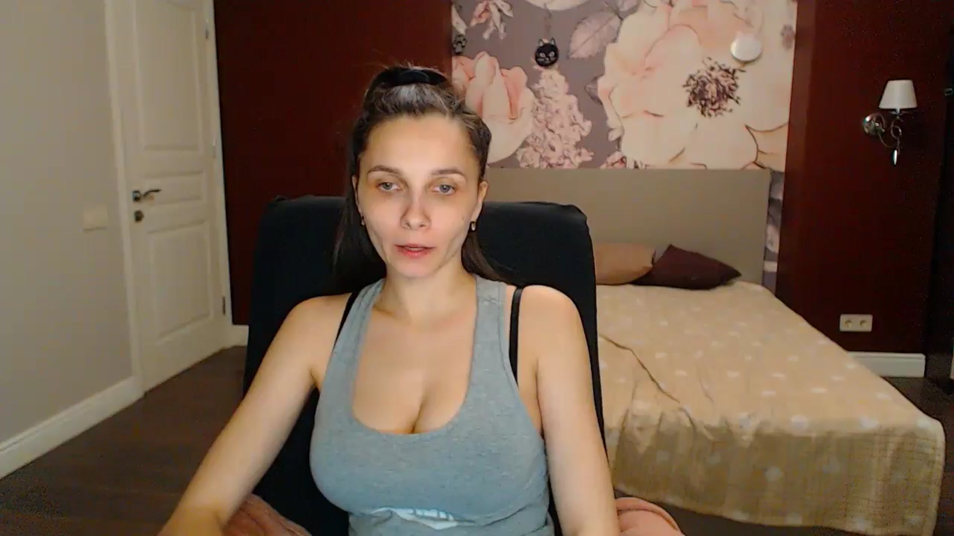 Gallery image thumbnail from Karina_Mils's myfreecams stream on, 04/27/2024, 20:30 image 1 of 20