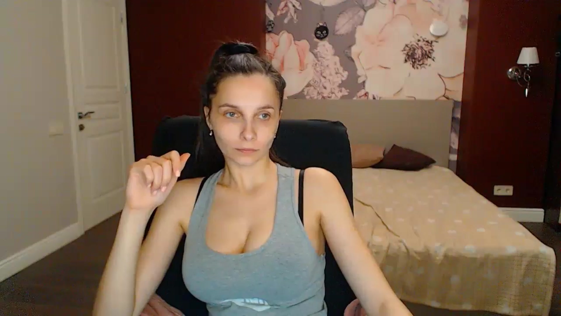 Gallery image thumbnail from Karina_Mils's myfreecams stream on, 04/27/2024, 20:30 image 3 of 20