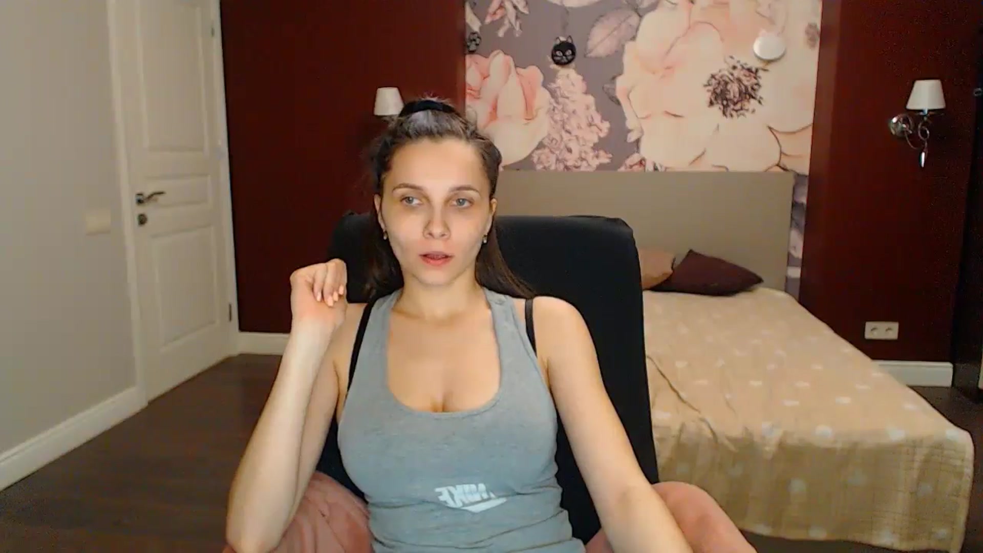 Gallery image thumbnail from Karina_Mils's myfreecams stream on, 04/27/2024, 20:30 image 9 of 20