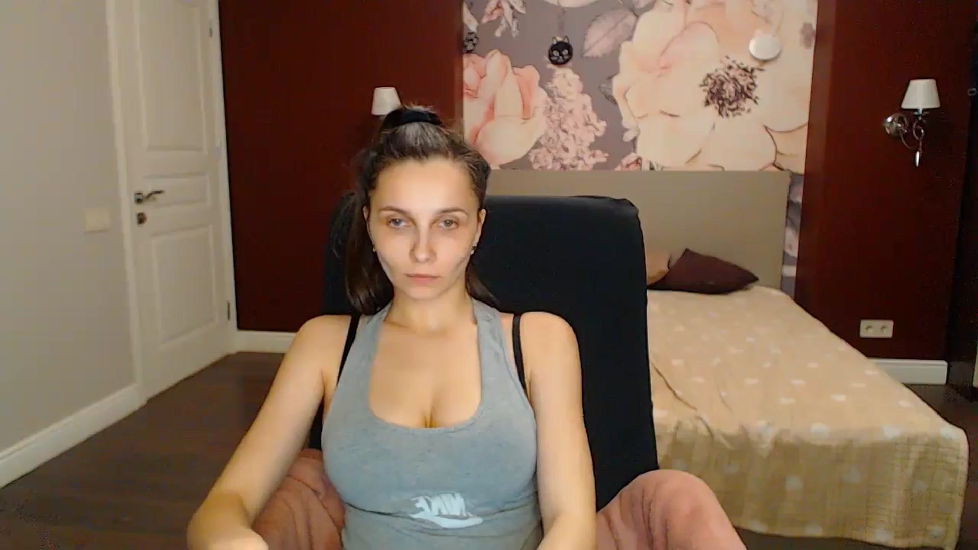 Gallery image thumbnail from Karina_Mils's myfreecams stream on, 04/27/2024, 20:30 image 16 of 20