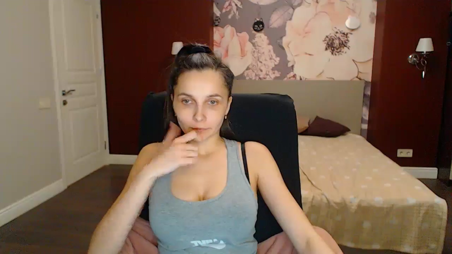 Gallery image thumbnail from Karina_Mils's myfreecams stream on, 04/27/2024, 20:30 image 5 of 20