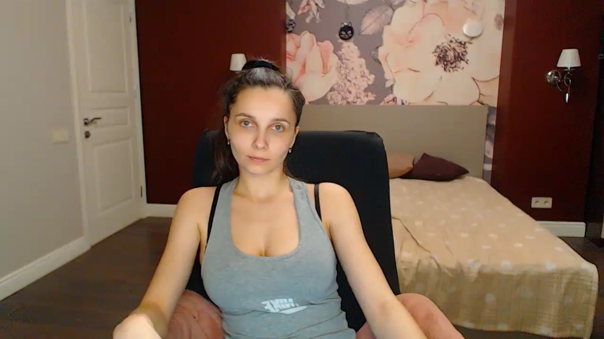 Gallery image thumbnail from Karina_Mils's myfreecams stream on, 04/27/2024, 20:30 image 11 of 20