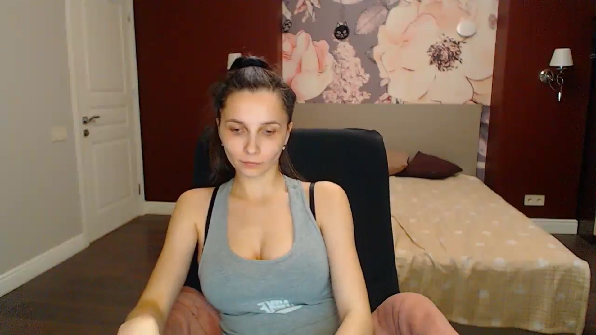 Gallery image thumbnail from Karina_Mils's myfreecams stream on, 04/27/2024, 20:30 image 13 of 20