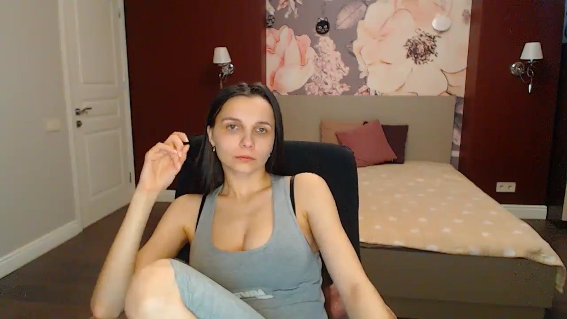 Gallery image thumbnail from Karina_Mils's myfreecams stream on, 04/28/2024, 13:37 image 7 of 20