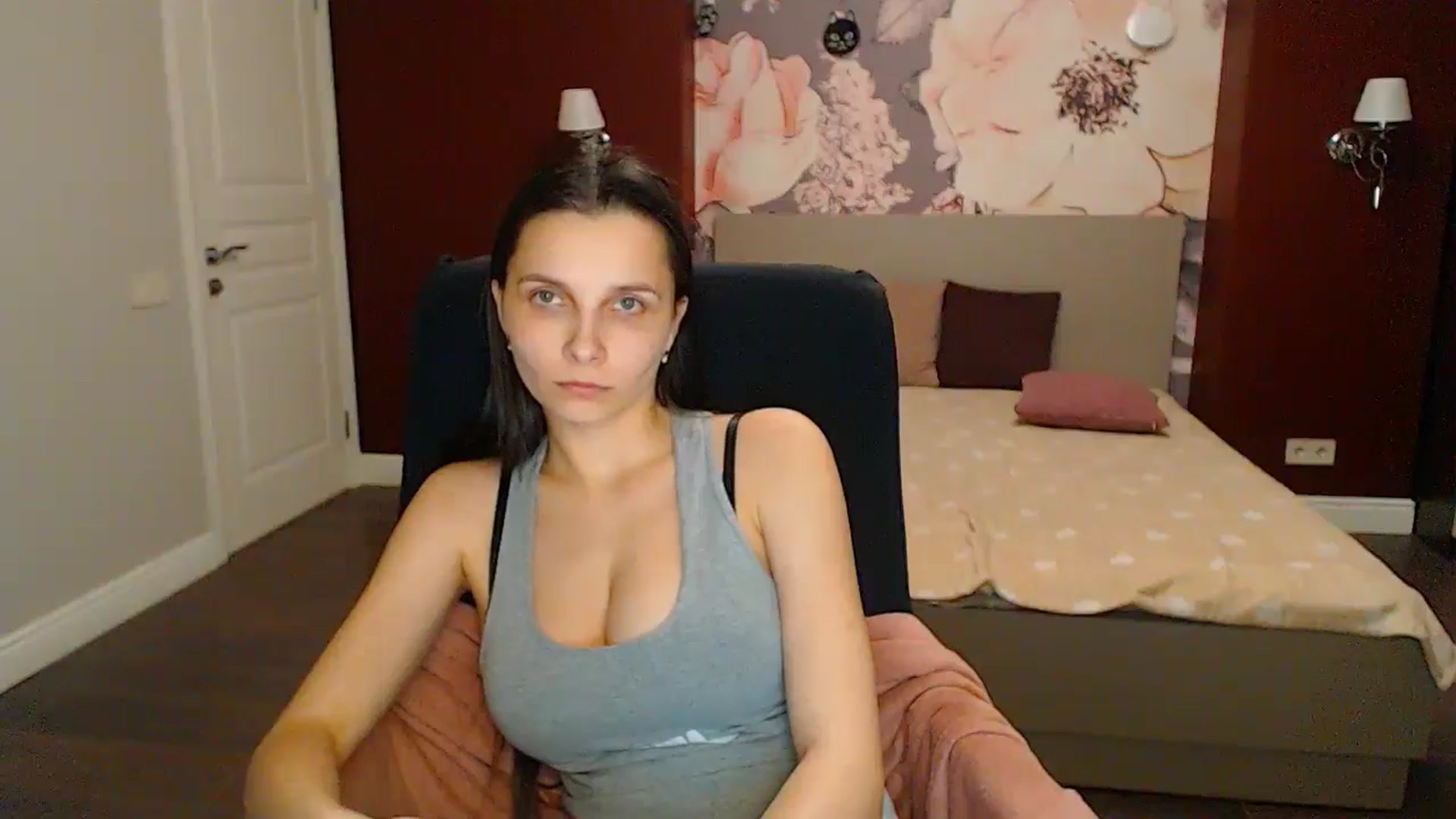 Gallery image thumbnail from Karina_Mils's myfreecams stream on, 04/28/2024, 16:36 image 6 of 20
