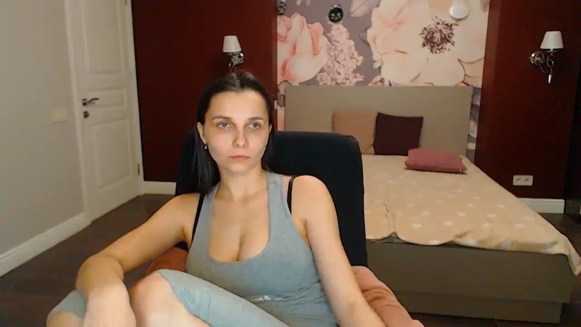 Gallery image thumbnail from Karina_Mils's myfreecams stream on, 04/28/2024, 16:36 image 3 of 20