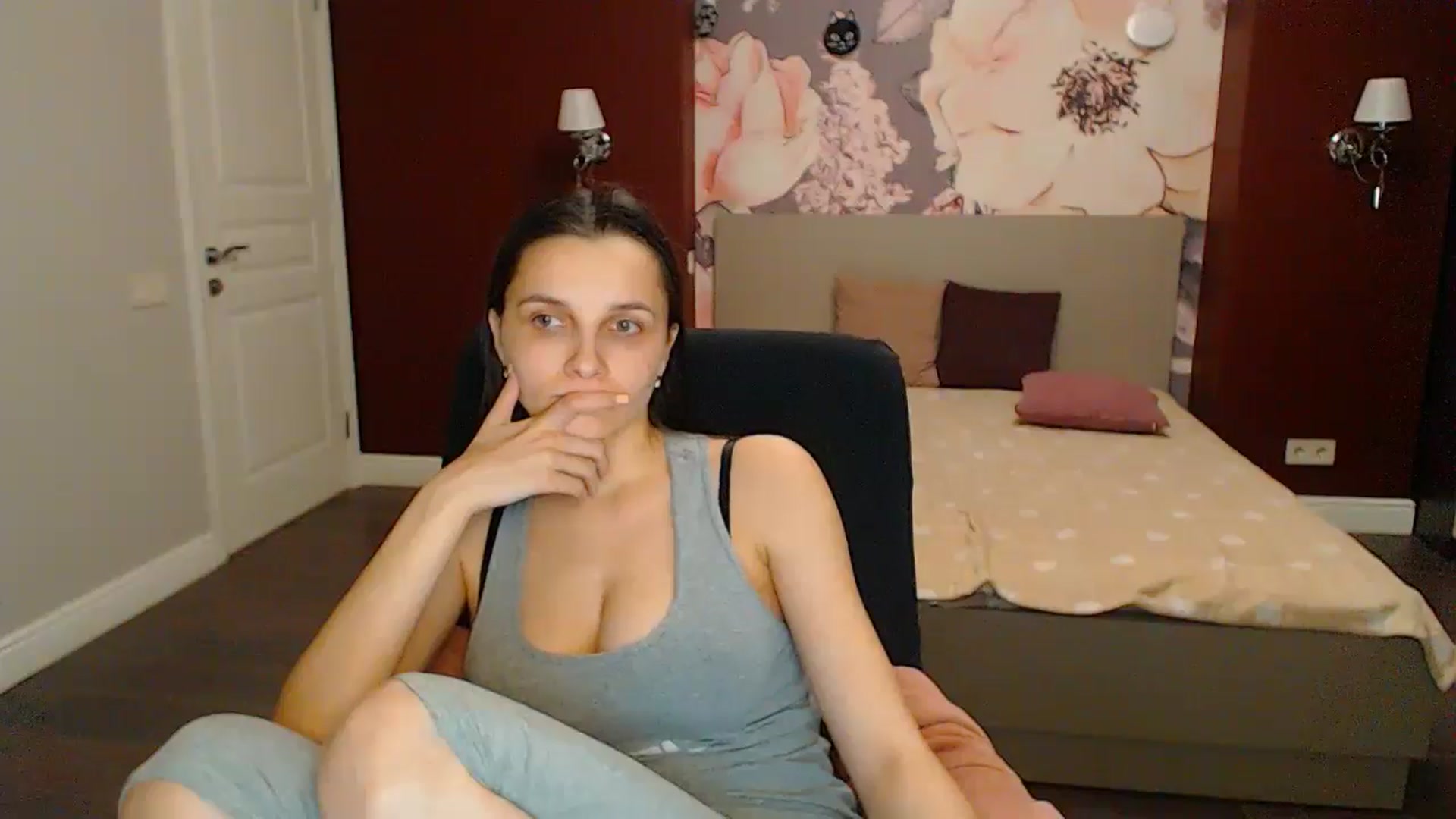 Gallery image thumbnail from Karina_Mils's myfreecams stream on, 04/28/2024, 16:36 image 2 of 20