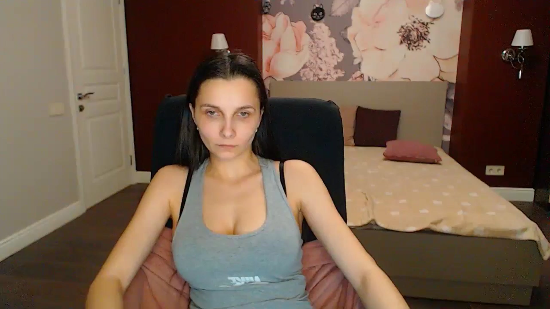 Gallery image thumbnail from Karina_Mils's myfreecams stream on, 04/28/2024, 16:36 image 11 of 20