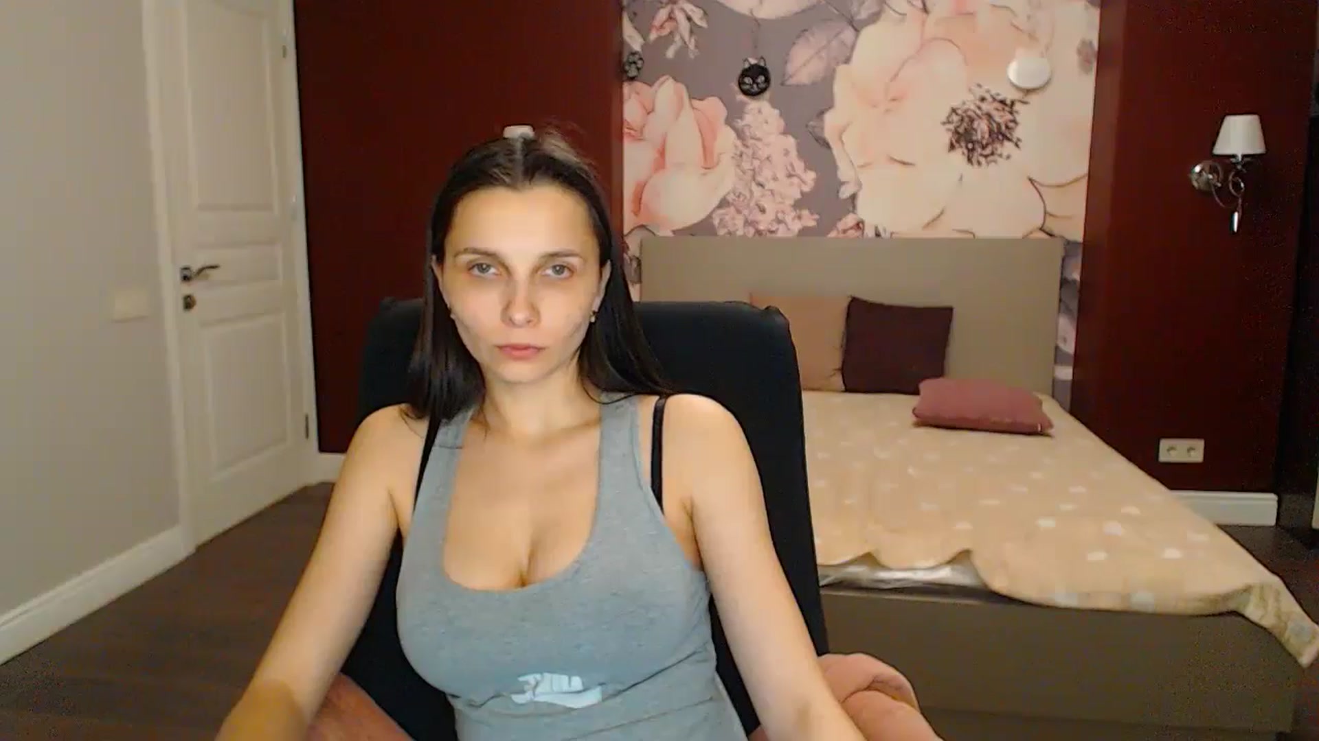 Gallery image thumbnail from Karina_Mils's myfreecams stream on, 04/28/2024, 18:06 image 6 of 20