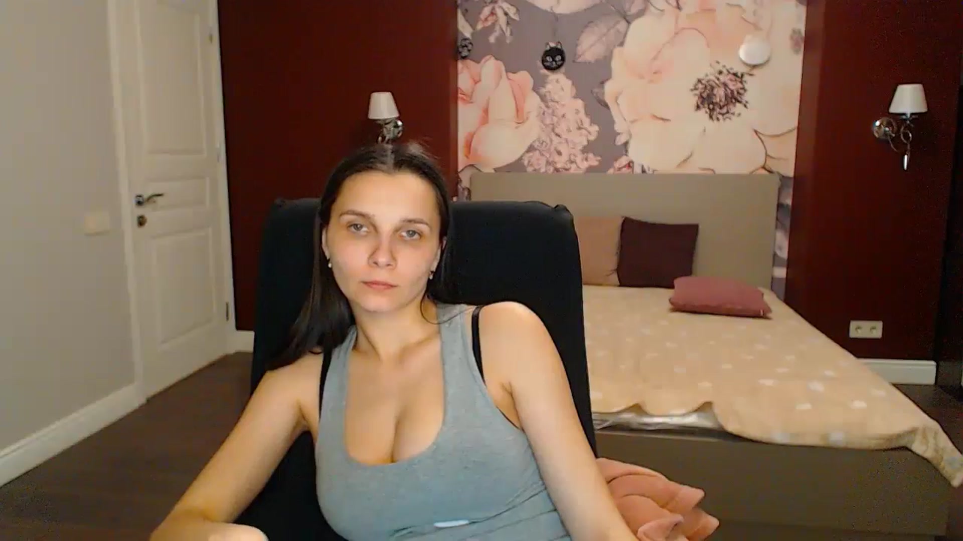Gallery image thumbnail from Karina_Mils's myfreecams stream on, 04/28/2024, 19:00 image 20 of 20