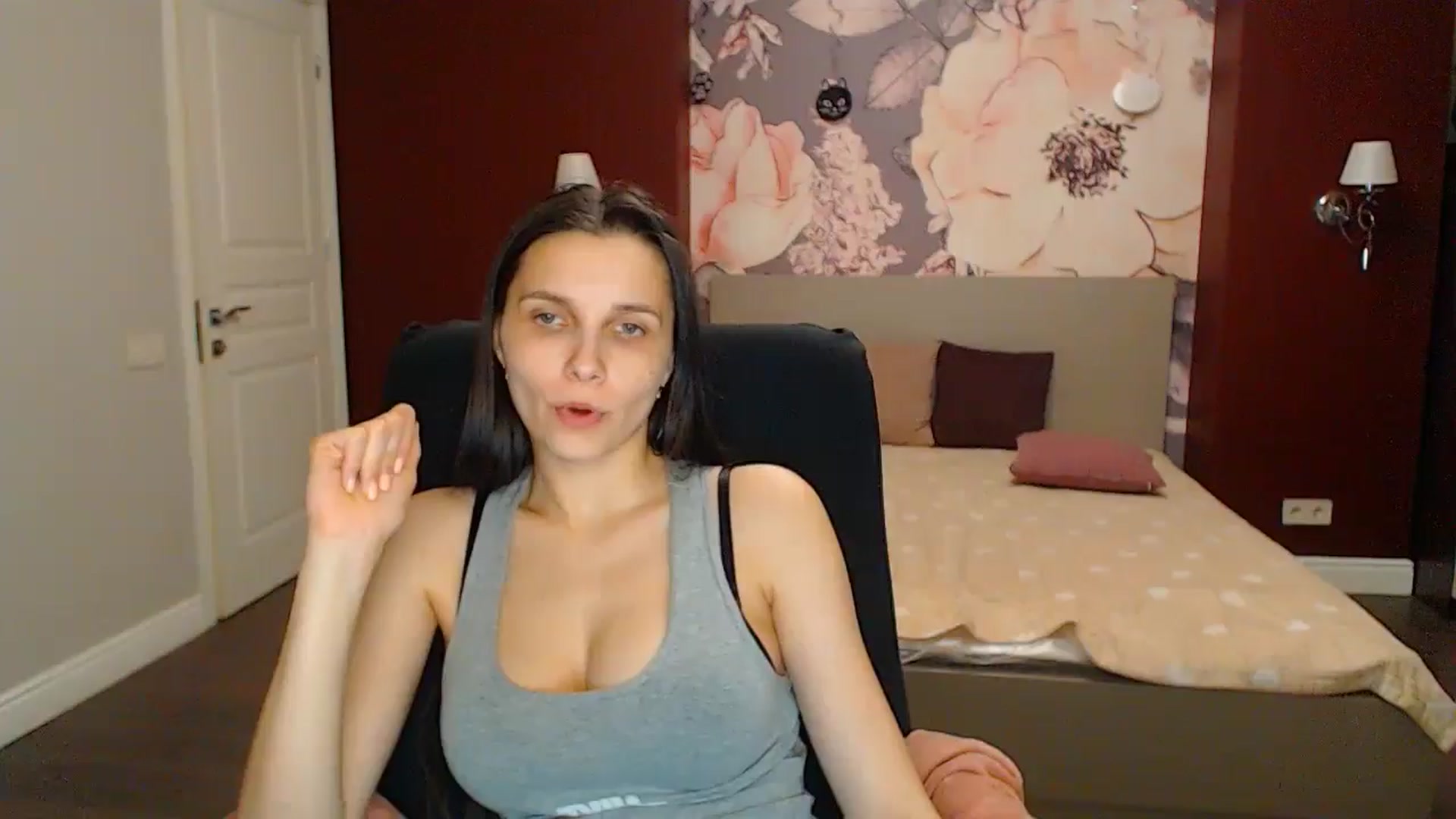 Gallery image thumbnail from Karina_Mils's myfreecams stream on, 04/28/2024, 20:09 image 3 of 20