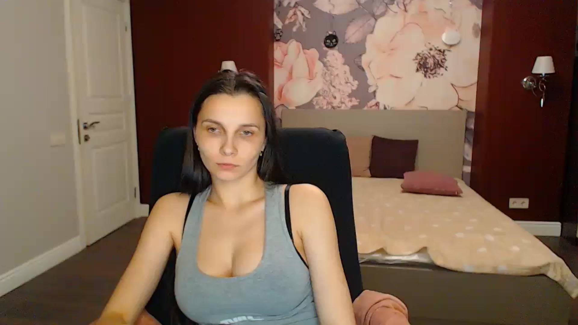 Gallery image thumbnail from Karina_Mils's myfreecams stream on, 04/28/2024, 20:09 image 1 of 20