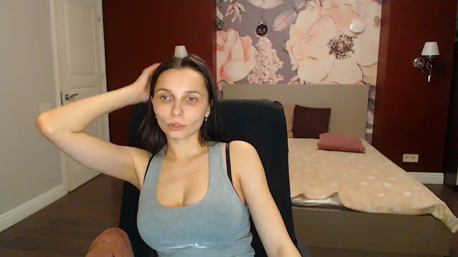 Gallery image thumbnail from Karina_Mils's myfreecams stream on, 04/28/2024, 20:09 image 12 of 20