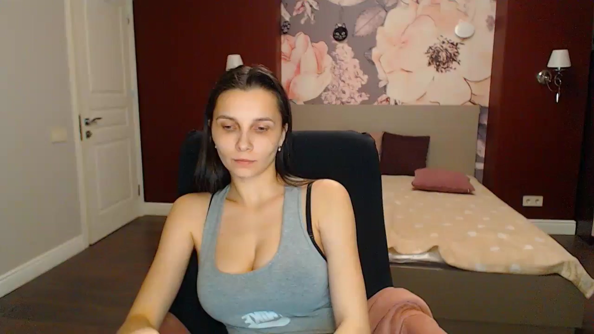 Gallery image thumbnail from Karina_Mils's myfreecams stream on, 04/28/2024, 20:09 image 20 of 20