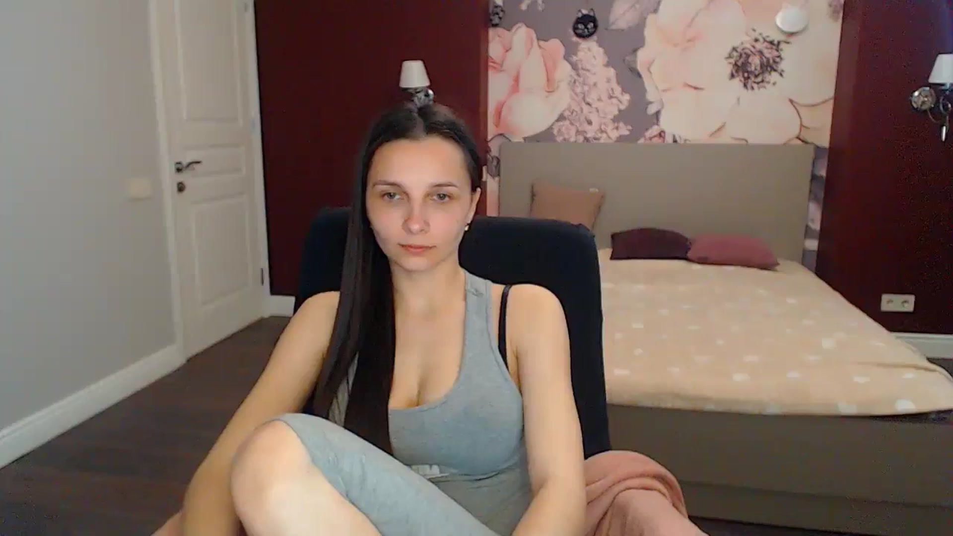 Gallery image thumbnail from Karina_Mils's myfreecams stream on, 05/03/2024, 13:42 image 15 of 20