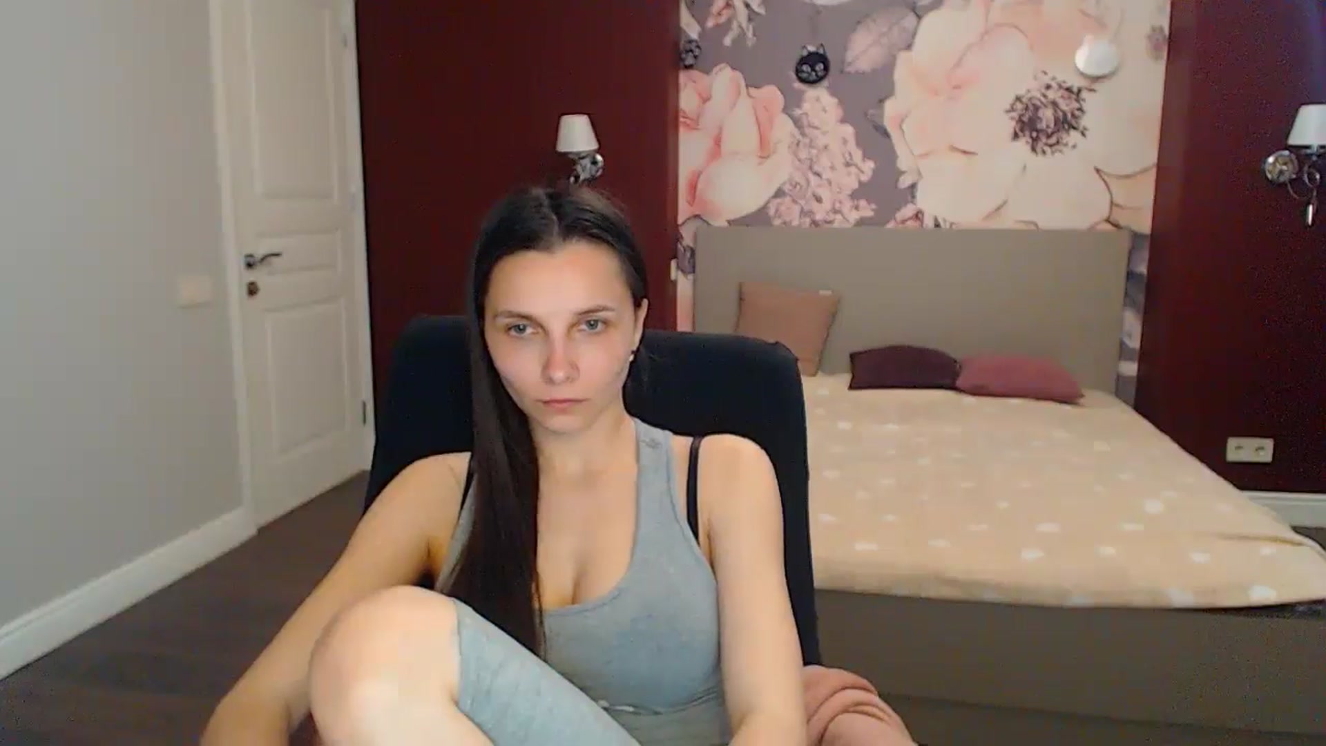 Gallery image thumbnail from Karina_Mils's myfreecams stream on, 05/03/2024, 14:28 image 13 of 20