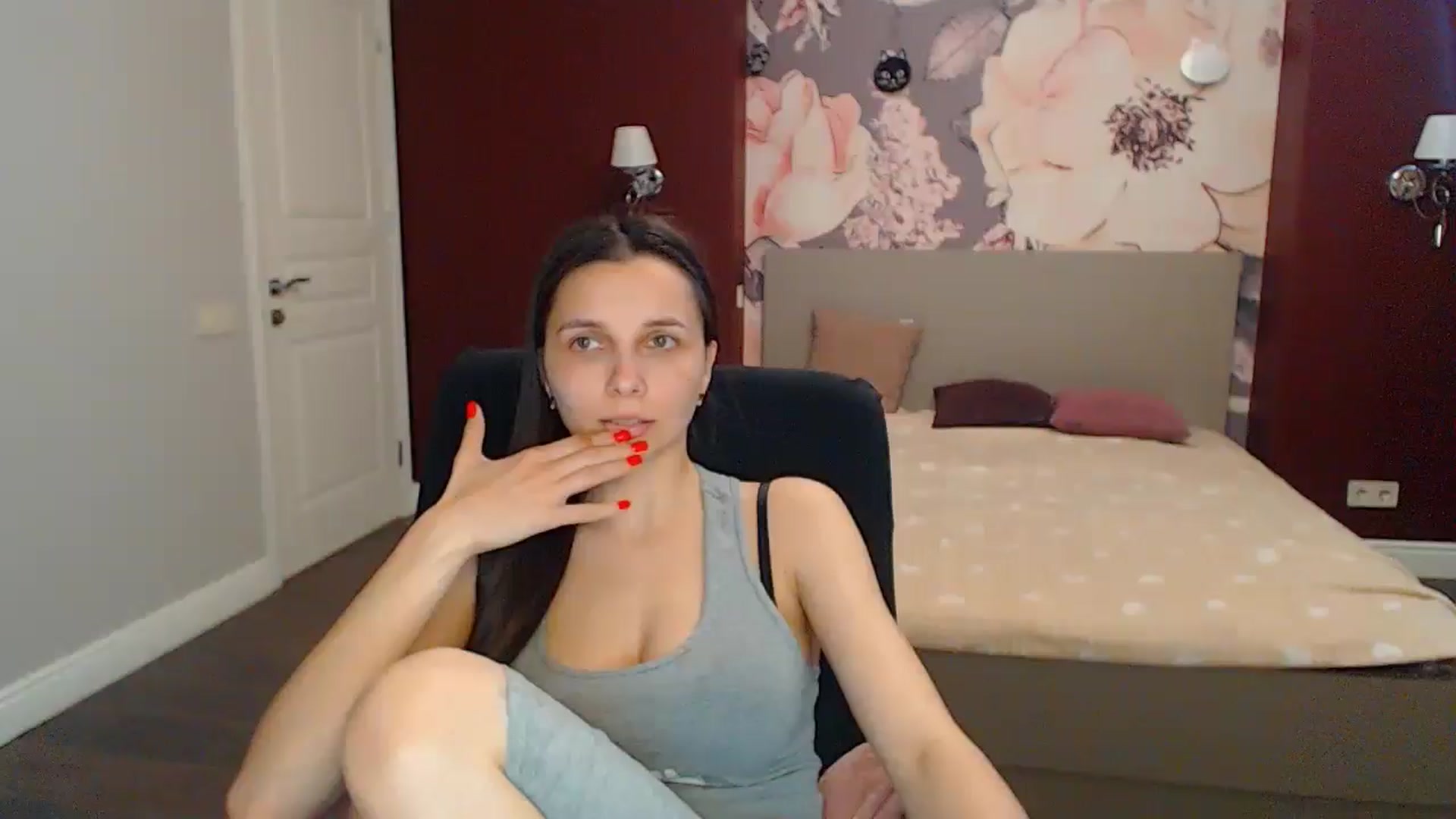 Gallery image thumbnail from Karina_Mils's myfreecams stream on, 05/03/2024, 14:28 image 19 of 20
